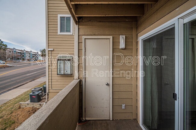 Building Photo - 2929 W Floyd Ave