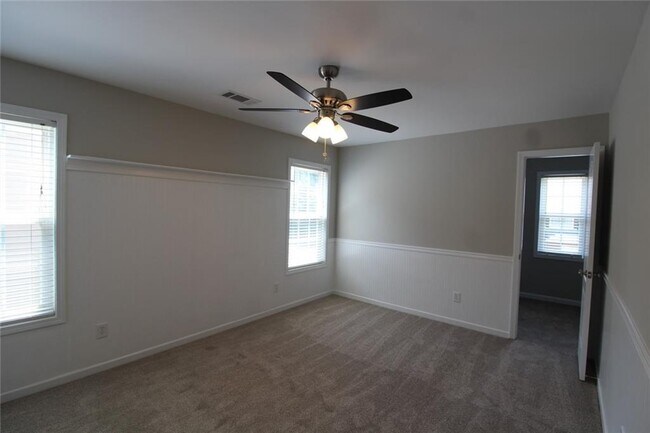 Building Photo - 1525 Woodpoint Way