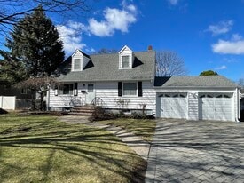 Building Photo - 950 S Plympton St