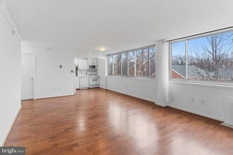 Building Photo - 5353 Columbia Pike