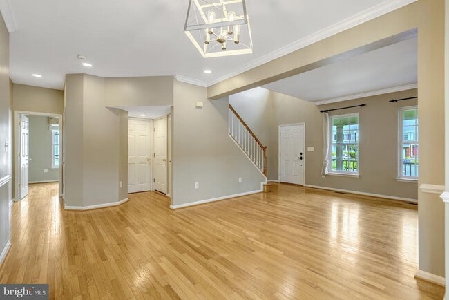 Building Photo - 6001 Alderdale Pl
