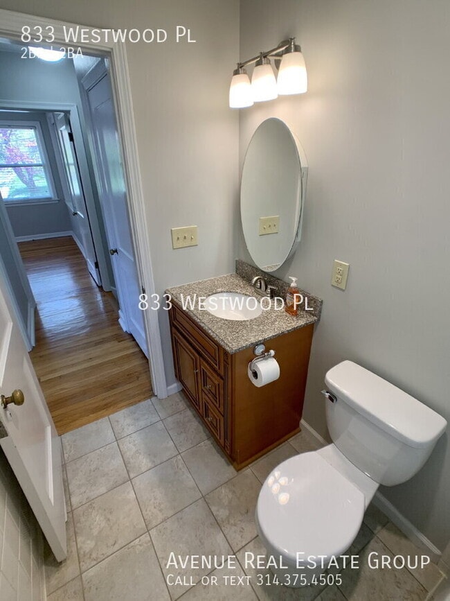 Building Photo - 833 Westwood Pl
