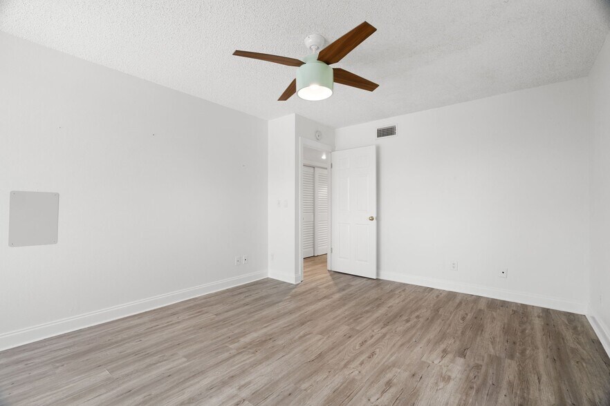 Building Photo - 1328 Pelican Creek Crossing