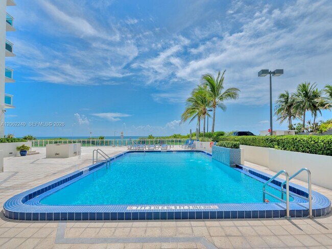 Building Photo - 6917 Collins Ave