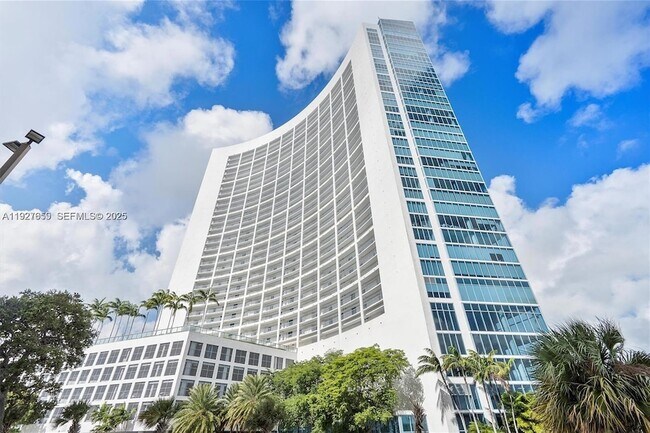 Building Photo - 601 NE 36th St