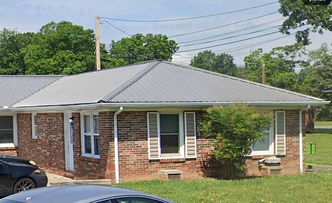 Building Photo - 416 Greggview St