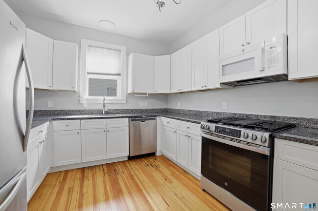 Building Photo - 801 Orange St