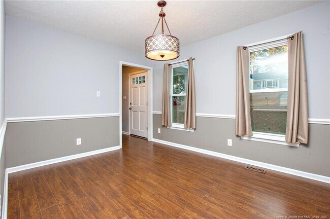 Building Photo - 1819 Eichelberger Dr