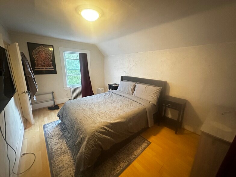 Building Photo - 73 Partridge Ave