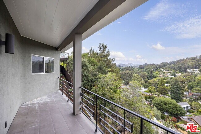 Building Photo - 350 Chautauqua Blvd