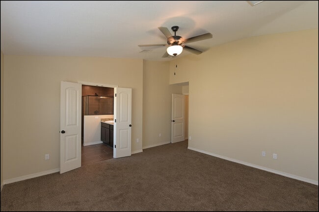 Building Photo - 3131 Red Orchard Dr