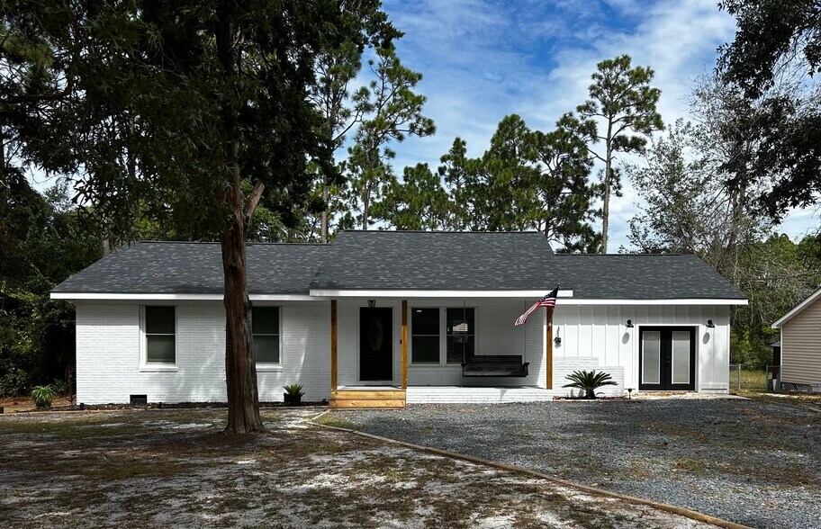 Building Photo - 1361 Forest Lake Dr