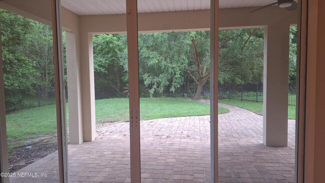 Building Photo - 3900 Hillstead Ln