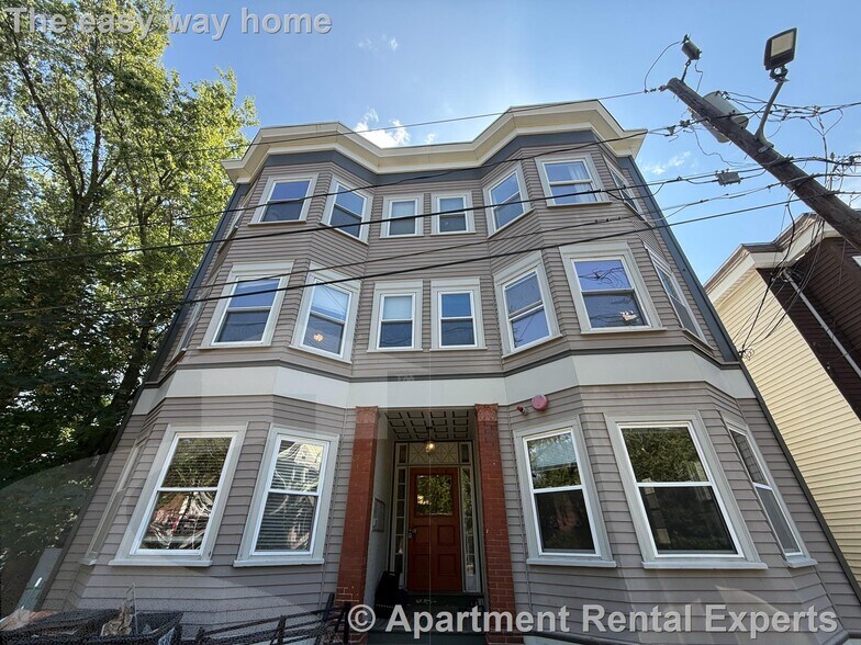 Building Photo - 6 Giles Park