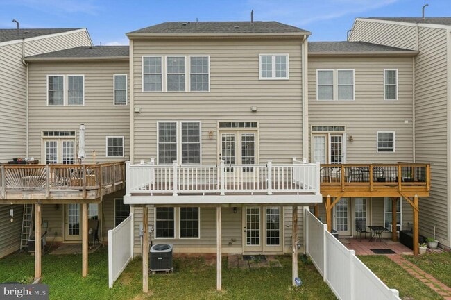 Building Photo - 21253 Park Grove Terrace