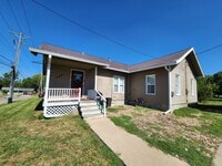 Building Photo - 704 N White St