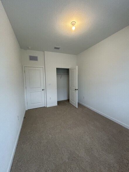 Building Photo - 876 NW 3rd Way