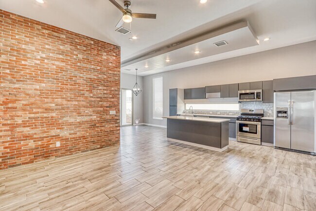 Building Photo - 409 Beech Tree Dr
