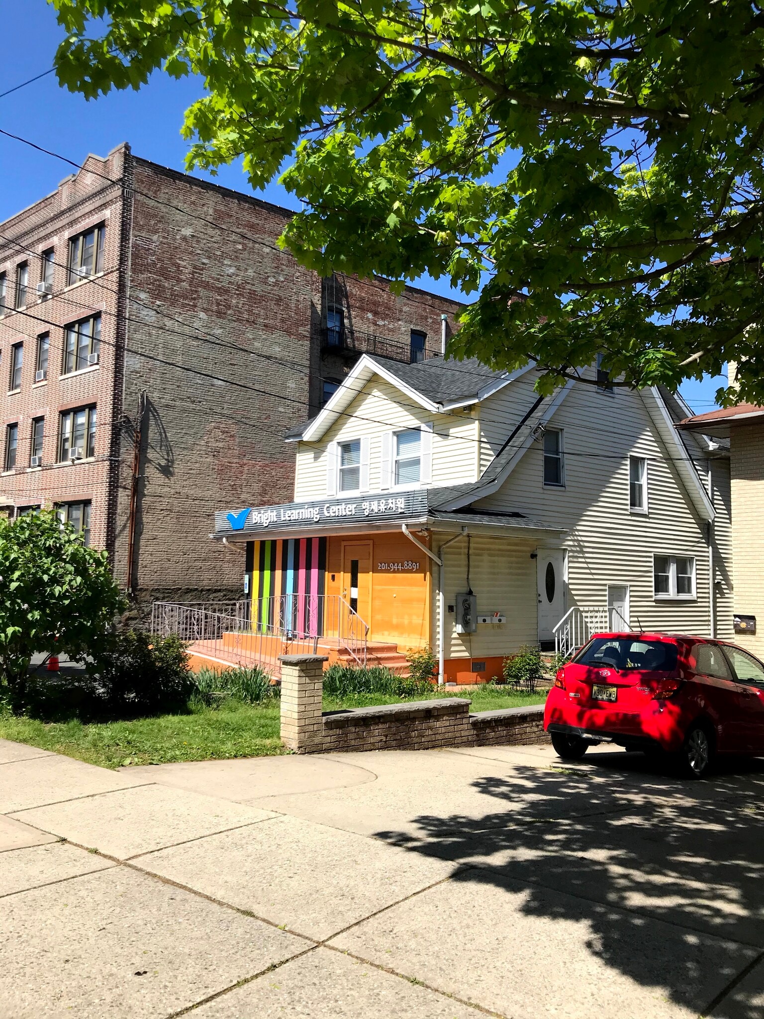 Building Photo - 515 Broad Ave