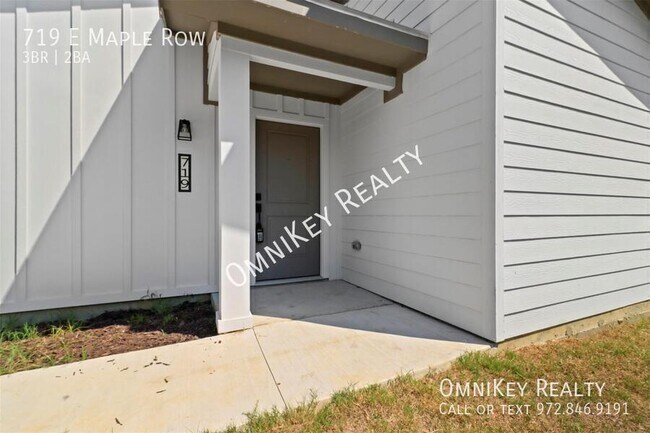 Building Photo - 719 Maple Row