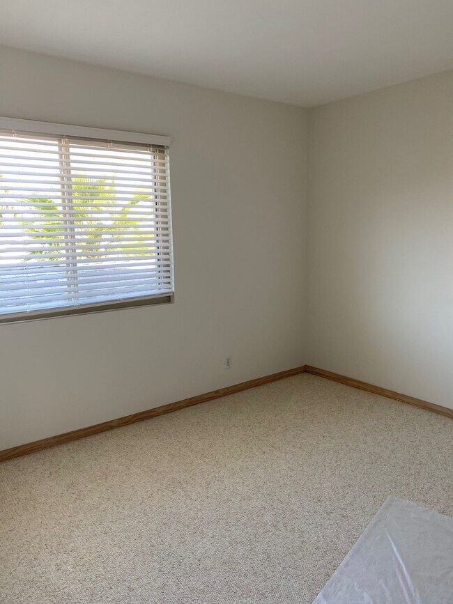 Building Photo - 5648 Slicers Cir