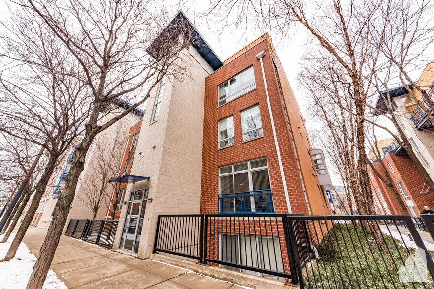 Building Photo - 23 N Racine Ave