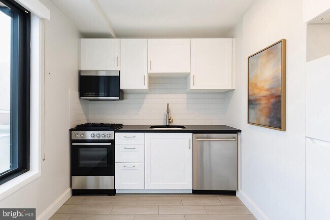 Building Photo - 1440 N St NW