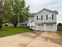 Building Photo - Lee's Summit Schools! 3 Bedroom/2.5 Bath H...