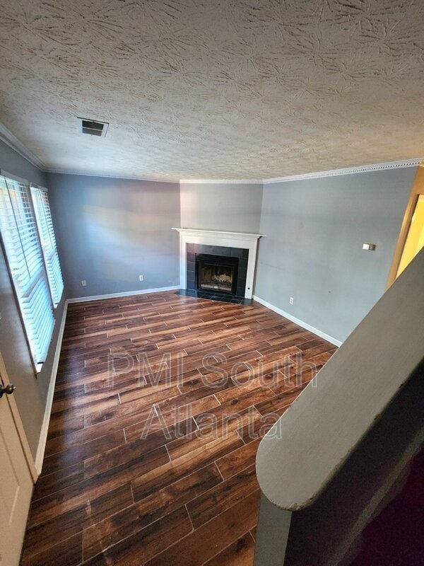 Building Photo - 143 Forrest Ave