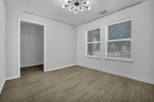 Building Photo - 6006 Barany Ct