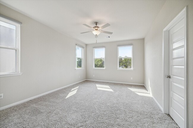 Building Photo - 1806 La Magnolia Dr