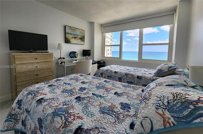 Building Photo - 3505 S Ocean Dr