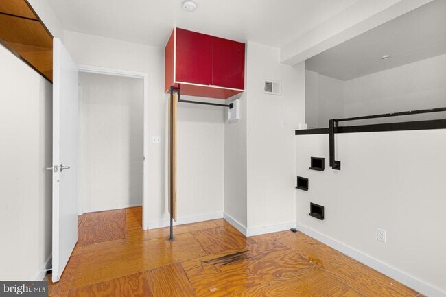 Building Photo - 1301 N 6th St