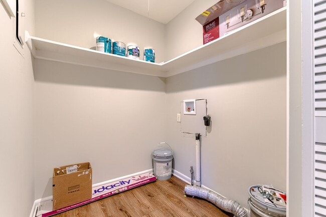 Building Photo - 602 SE 5th St