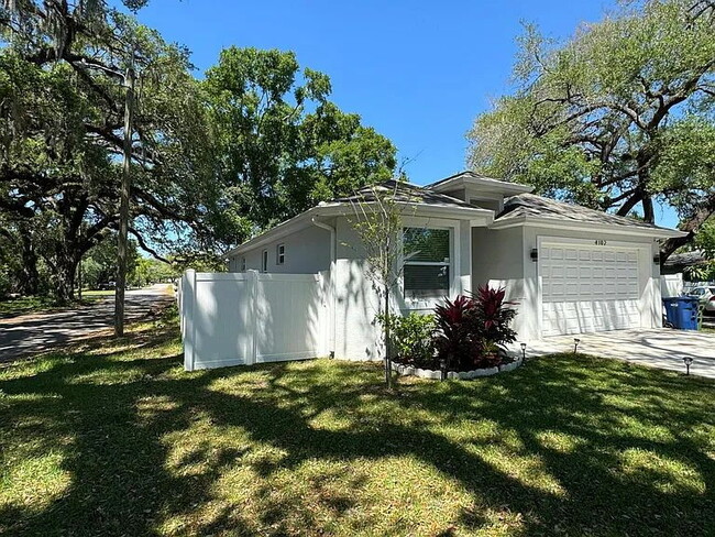 Building Photo - BRAND NEW HOME 2022 - All new appliances! Home is fully furnished!