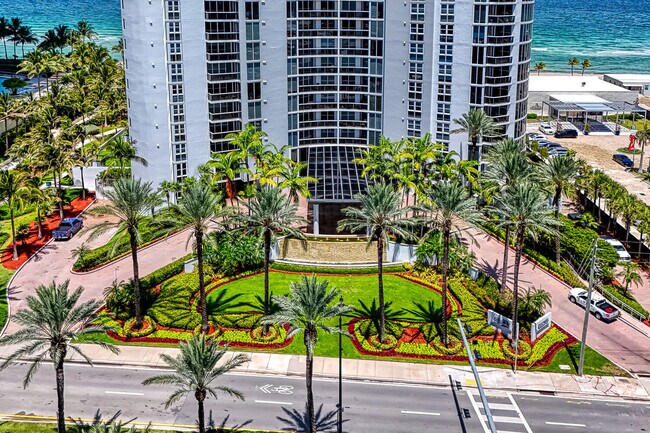 Building Photo - 18911 Collins Ave