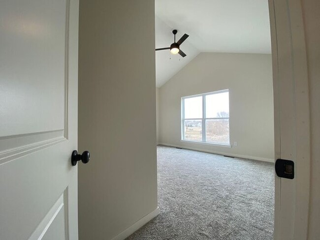 Building Photo - $2,275 | 3 Bedroom, 2.5 Bathroom Town Home | Pet Friendly | Sublease* | Available for August 1st,...