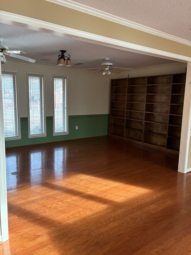 Building Photo - 19 Indian Trail