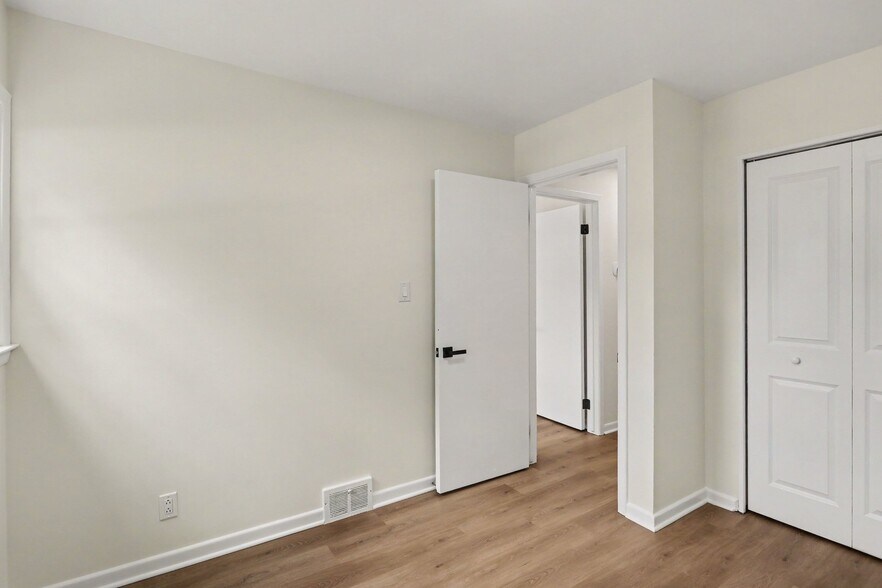 Building Photo - 4510 Rosewold Ave