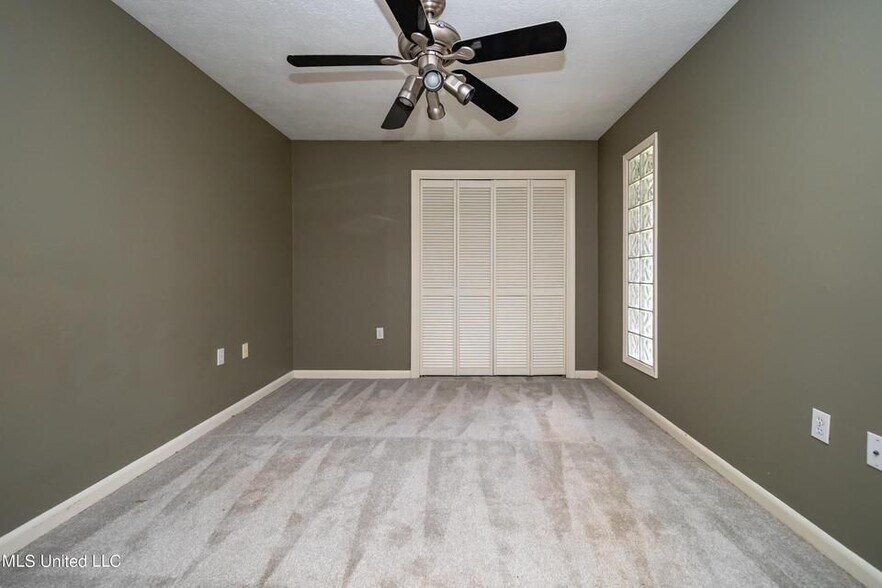 Building Photo - 1011 Mcdale Ln