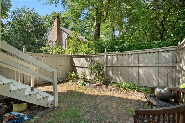 Building Photo - "Luxurious 3-Bed Retreat with Finished Bas...
