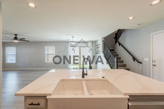 Building Photo - 1057 S Deerfield Ln
