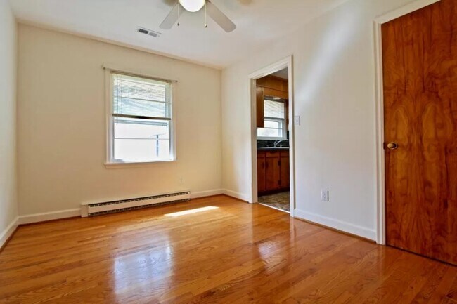 Building Photo - 5621 Bridlewood Dr