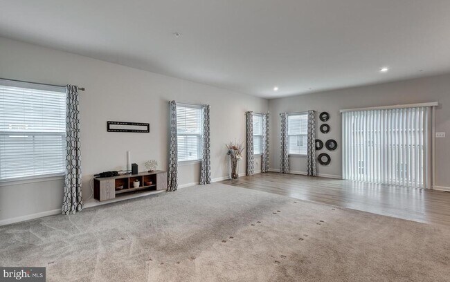 Building Photo - 112 Sherman Wy