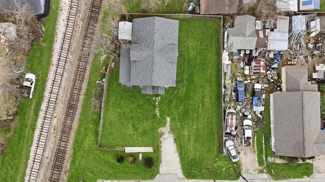 Building Photo - 7301 Ave