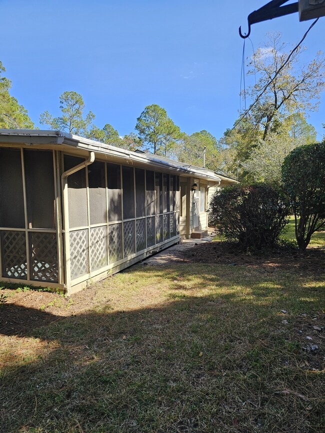 Building Photo - 1222 N Ridge Ave