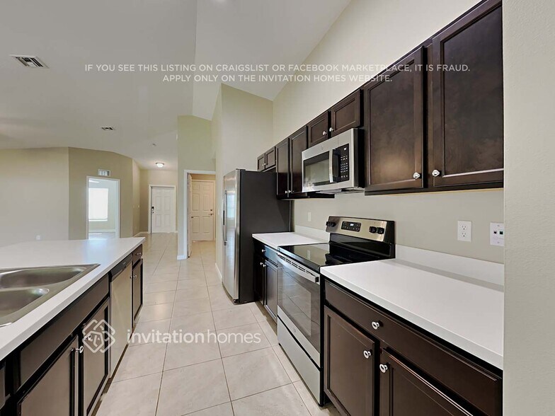 Building Photo - 4310 SW Darwin Blvd