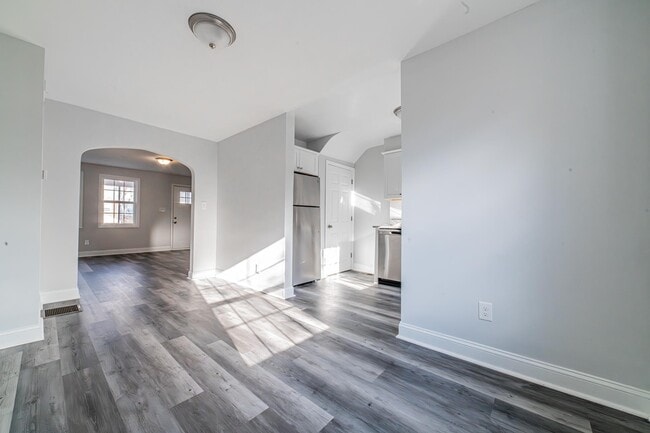 Building Photo - 1435 Dartmouth Ave
