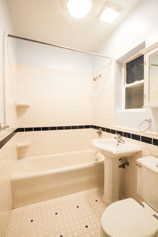 Building Photo - 3155 Broderick St