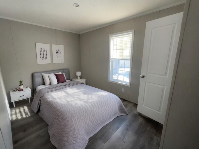 Building Photo - 80 Belmar St